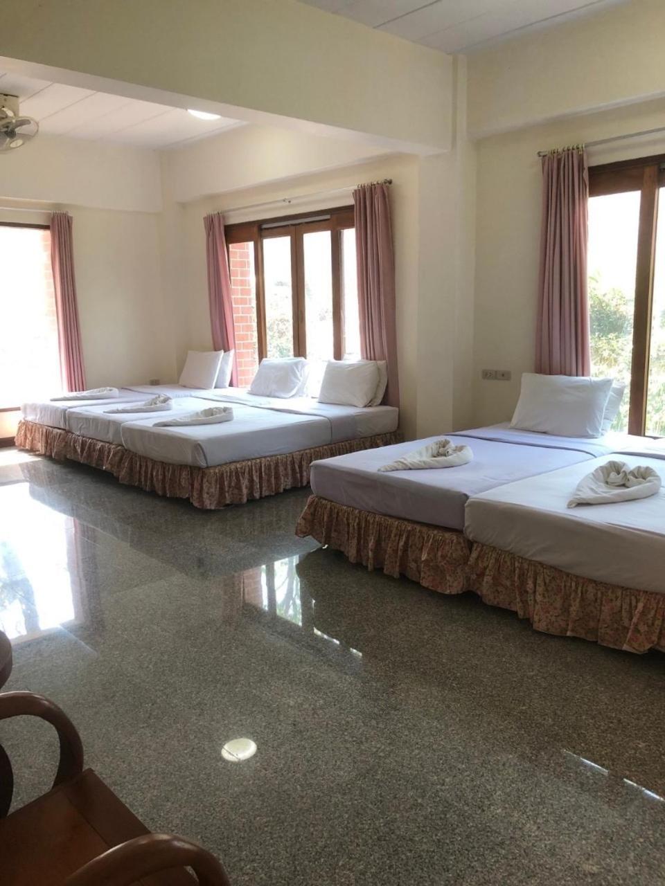 Tak Andaman Resort & Hotel Exterior foto