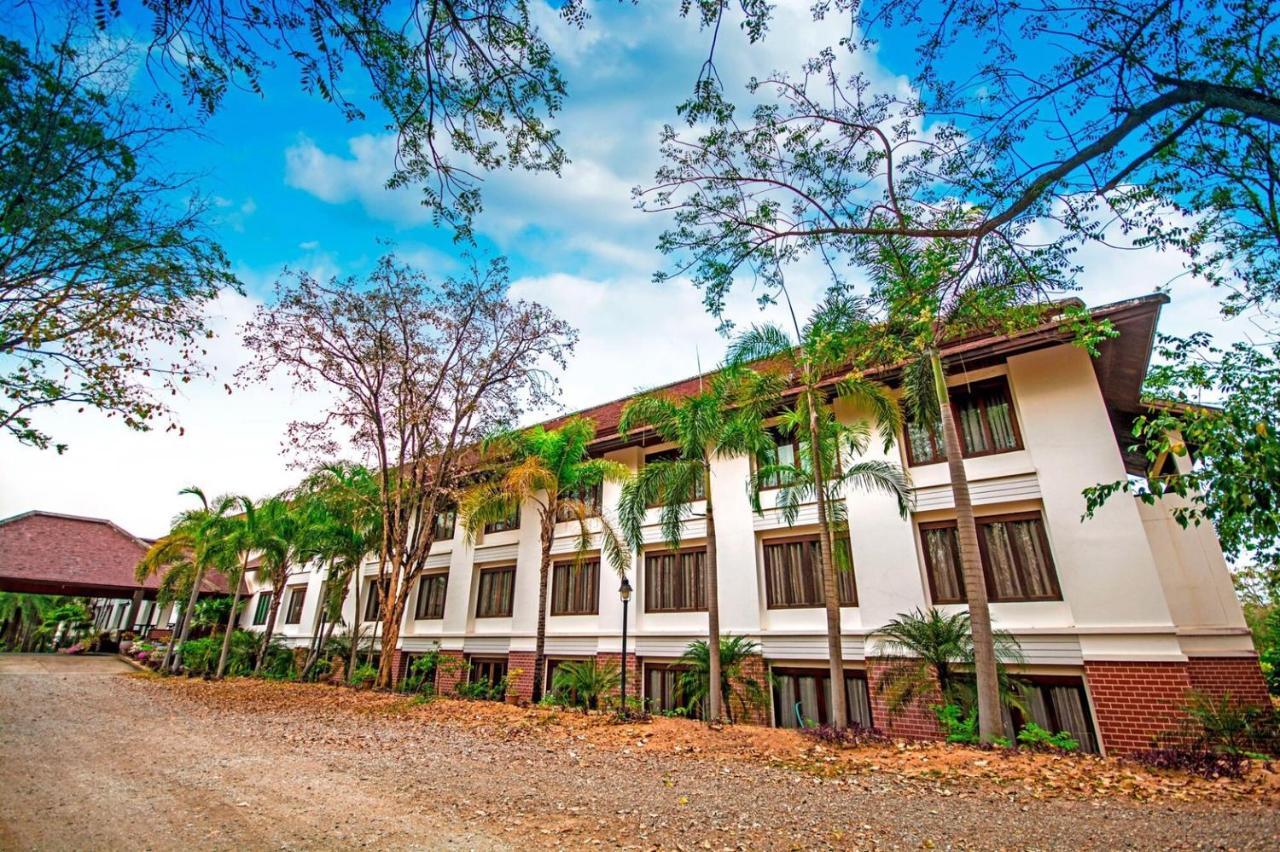 Tak Andaman Resort & Hotel Exterior foto