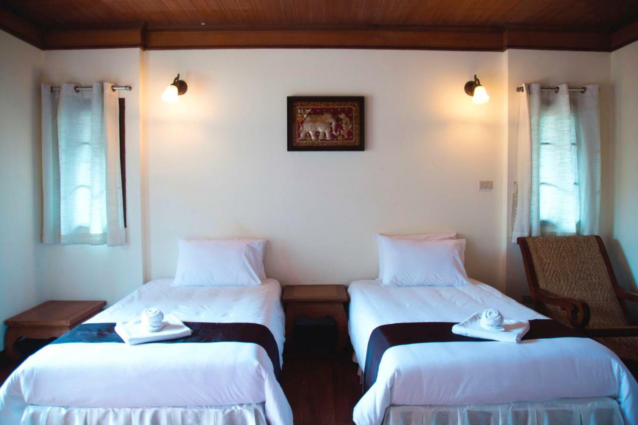 Tak Andaman Resort & Hotel Exterior foto